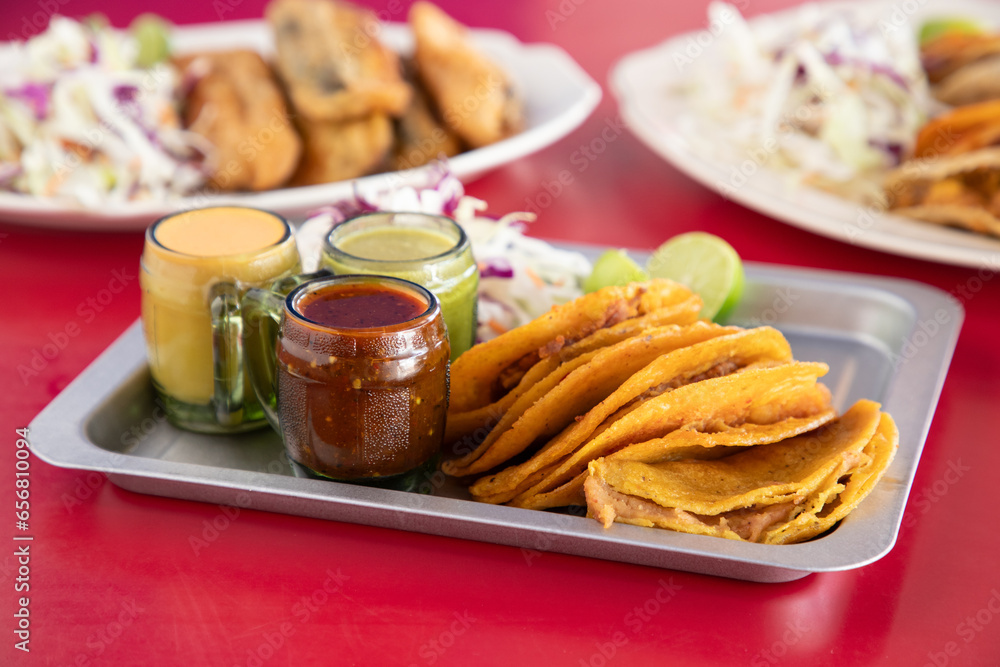 salsa y tacos salsa y tacos