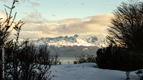 Obraz na płótnie Snowy mountain range in the Beagle Channel Ushuaia w salonie
