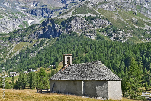 La Cappella del Groppallo sull'altipiano del Parco Naturale Alpe Veglia e Alpe Devero, Valle d'Ossola - Piemonte photo