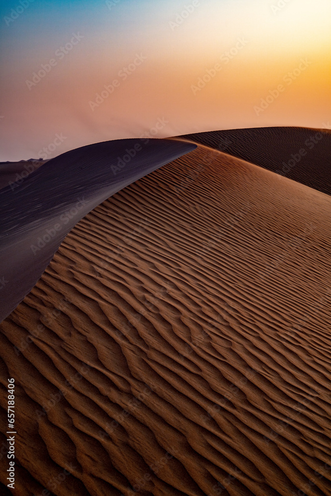 Naklejka premium Arabian Desert Sunset in the Arabian Peninsula