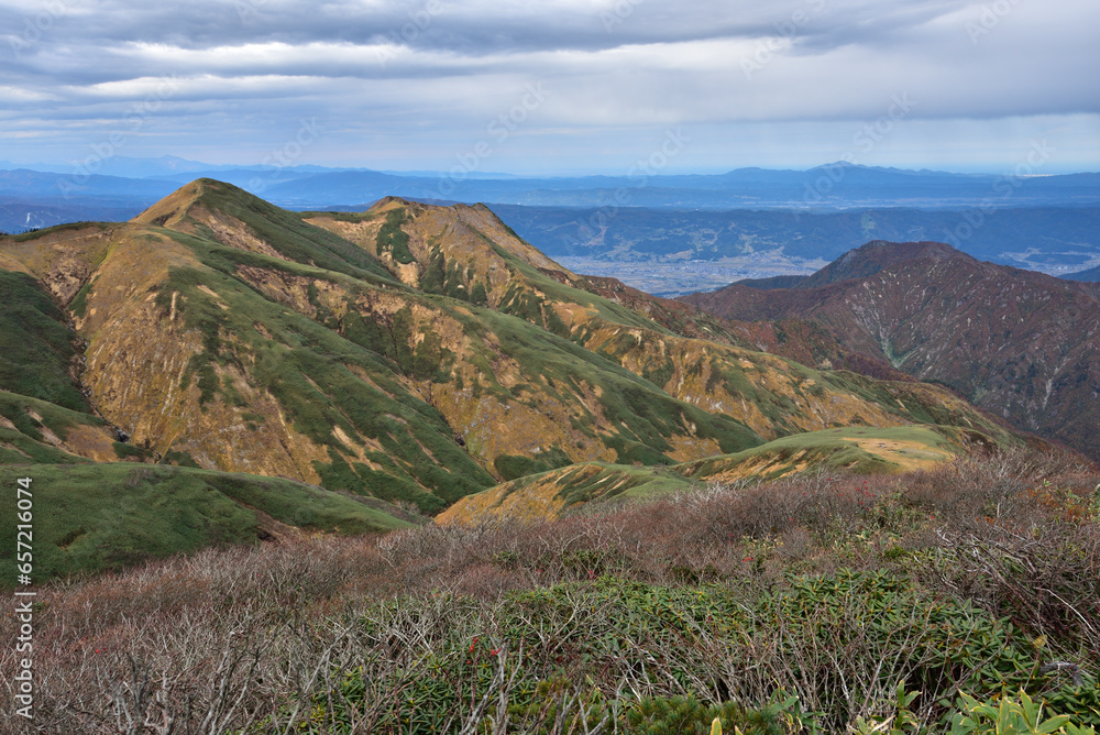 Fototapeta premium Climbing Mount Makihata, Niigata, Japan