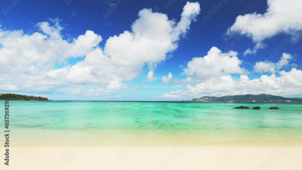 【夏】白い砂浜と青い海のビーチ Stock Video | Adobe Stock
