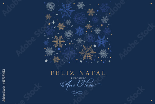Banner de Feliz Natal e Feliz Ano Novo com estrelas e cristais de neve em quatro cores, dourado, cinza claro, azul e azul claro. Recurso gráfico vetorial.