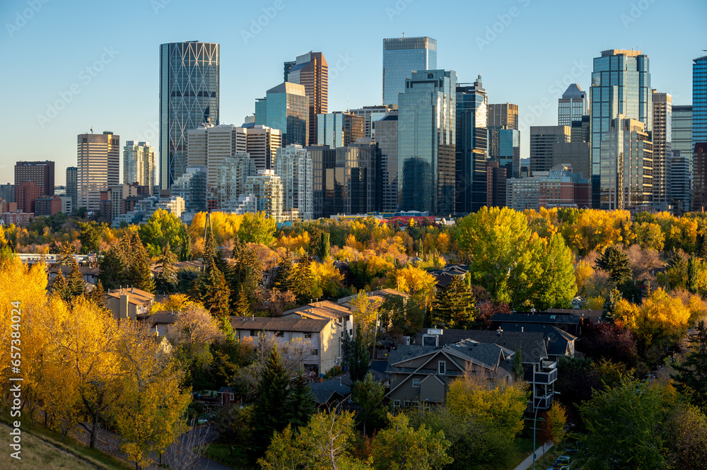 Fototapeta premium View of Calgary's modern skyline on a beautiful autumn evening.