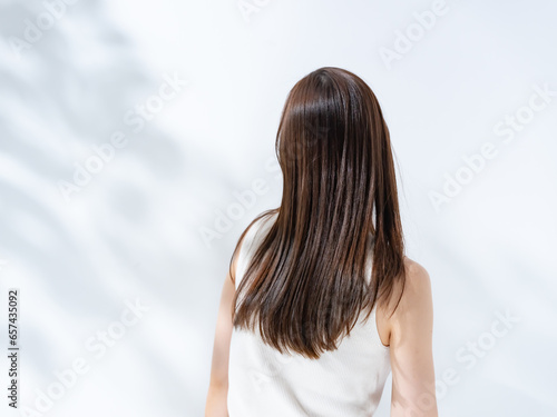 髪の長い女性