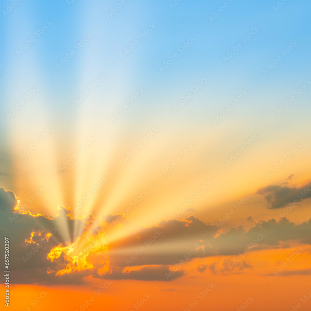 Fototapeta premium Sunset sky dramatic sunset clouds and sunset sun rays