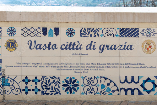 
Vasto, 10-10-2023. "Vasto City of Grace": D'Annunzio's phrase and that of other characters imprinted on ceramics, Mosaic on the Loggia Amblingh