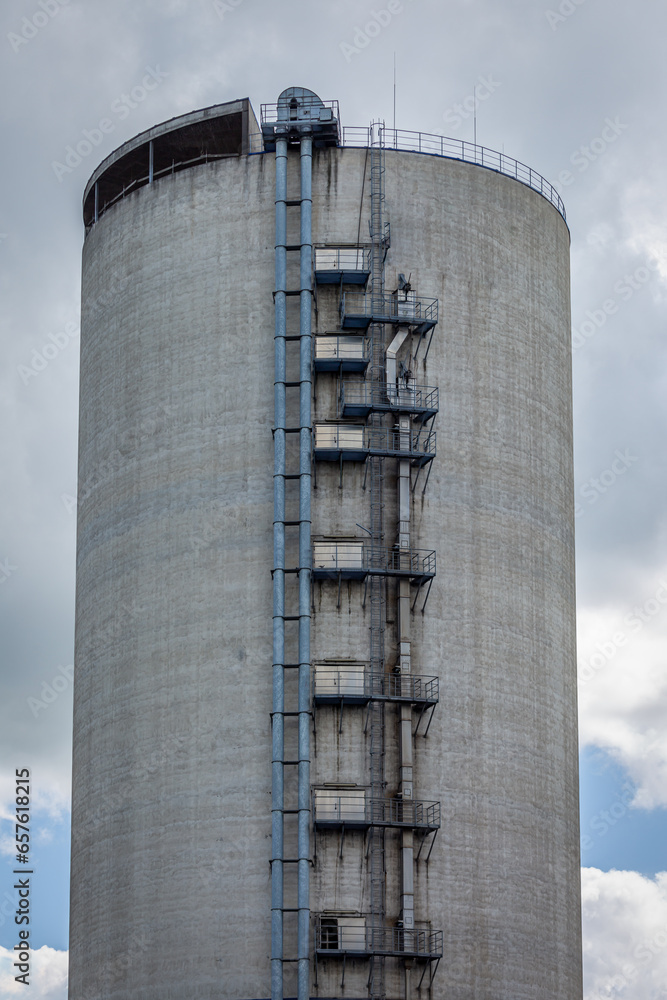 Silo - Turm mit Leiterwerk