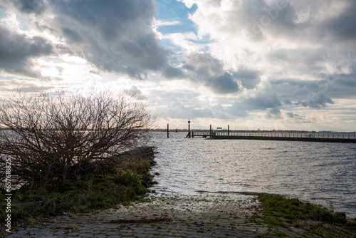 Landungssteg am Hafen in Kollmar an der Elbe