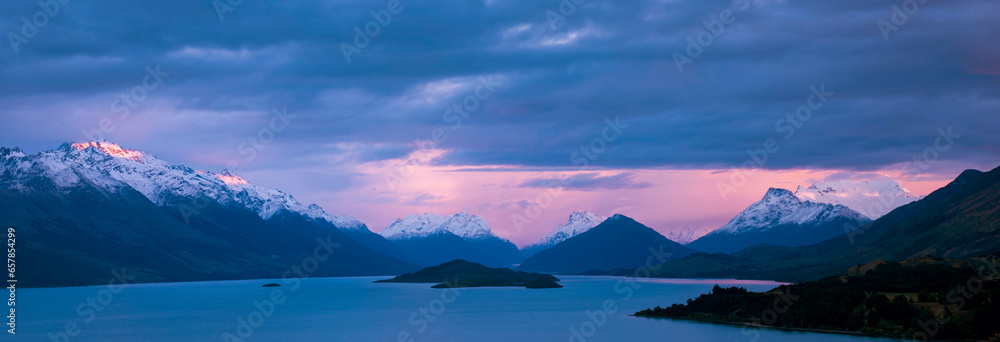 Sunrise above Lake Wakatipu; South Island, New Zealand