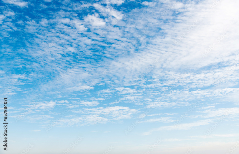 Fototapeta premium Blue sky with white clouds