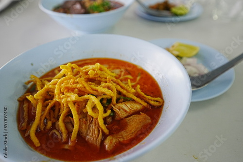 チェンライの絶品グルメ　カオソーイ　Khao Soi, famous Thai Curry noodle in Chiang Rai