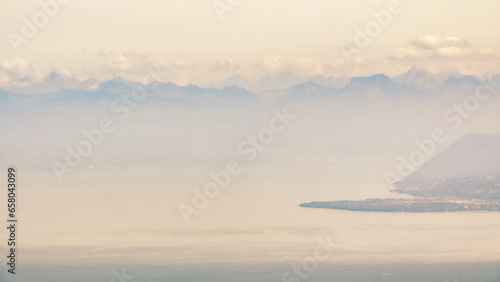 panorama sur le bassin lémanique depuis  les Crêtes du Jura photo