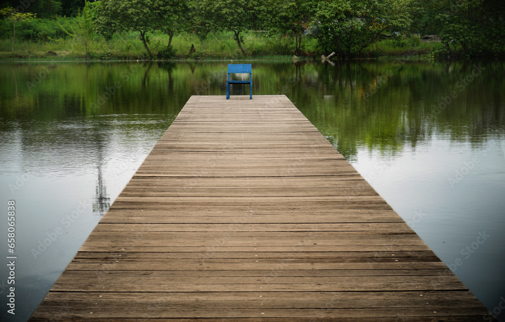 child on the pier, Bridges, lakes, natural landscapes, outdoor relaxation, landscapes, sky, summer, trees, water views.