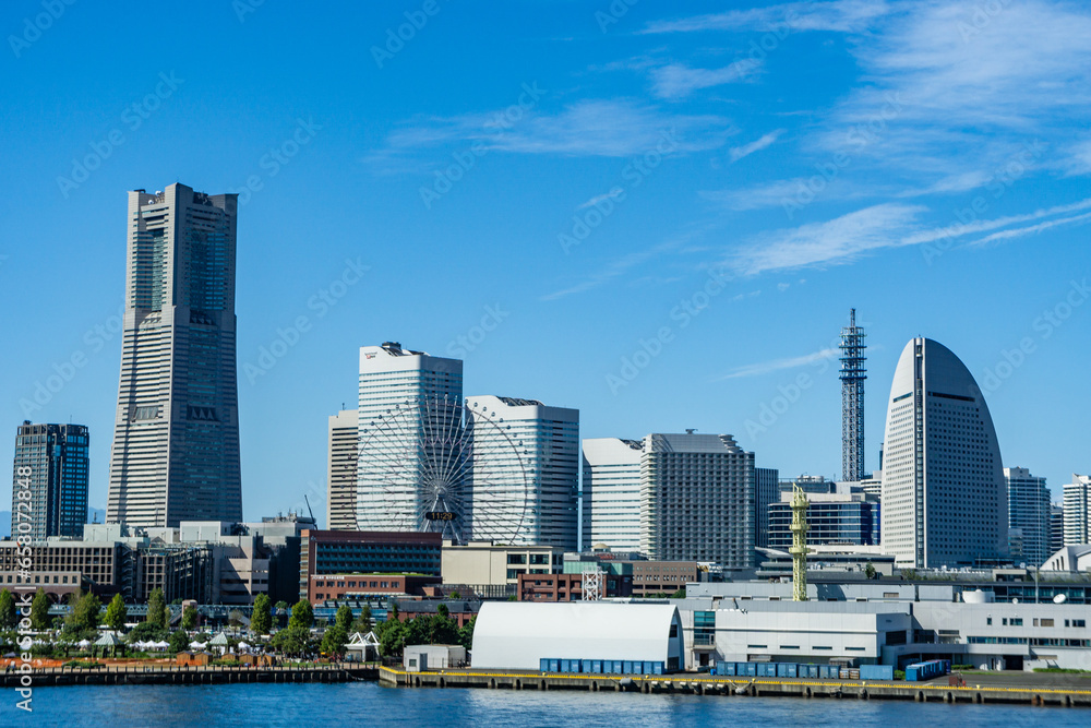 Naklejka premium 神奈川県横浜市西区みなとみらい地区の都市風景