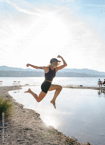 woman doing exercise
empowerment
athletics