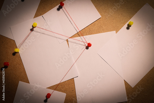 Canvastavla The papers are connected with threads on the board