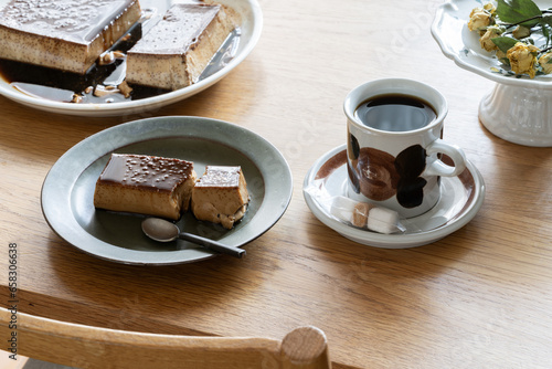プリンとコーヒーでおやつの時間 photo
