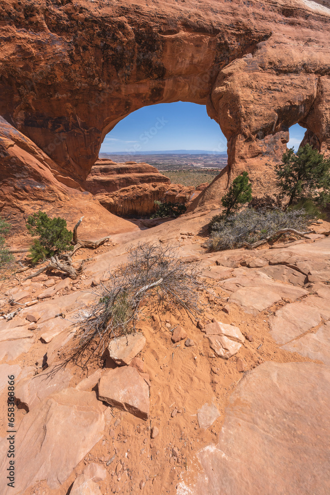hiking the devils garden trail, arches national park, usa