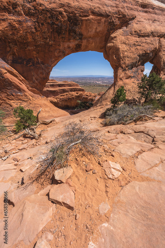 hiking the devils garden trail, arches national park, usa