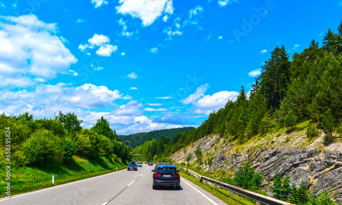 Die Fernpassstraße (B 179) zwischen Lermoos und Reutte, Tirol (Österreich)