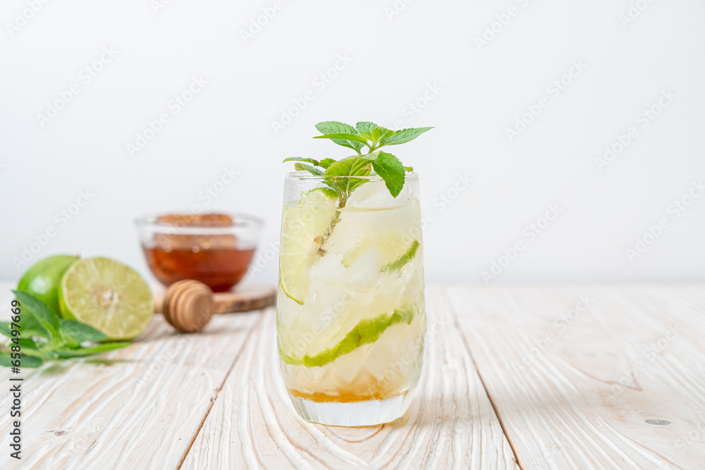 iced honey and lime soda with mint iced honey and lime soda with mint