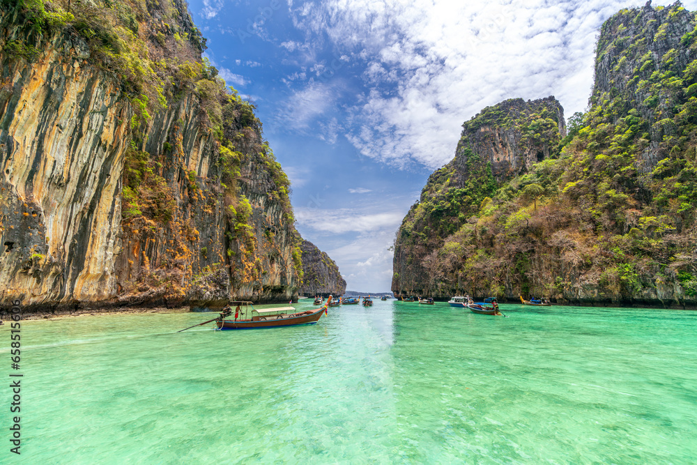 phi phi island and maya beach the most best travel point in Krabi