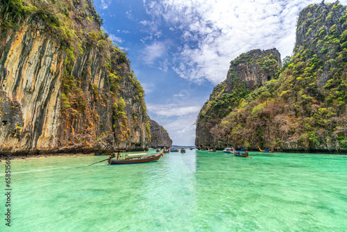 phi phi island and maya beach the most best travel point in Krabi © anekoho
