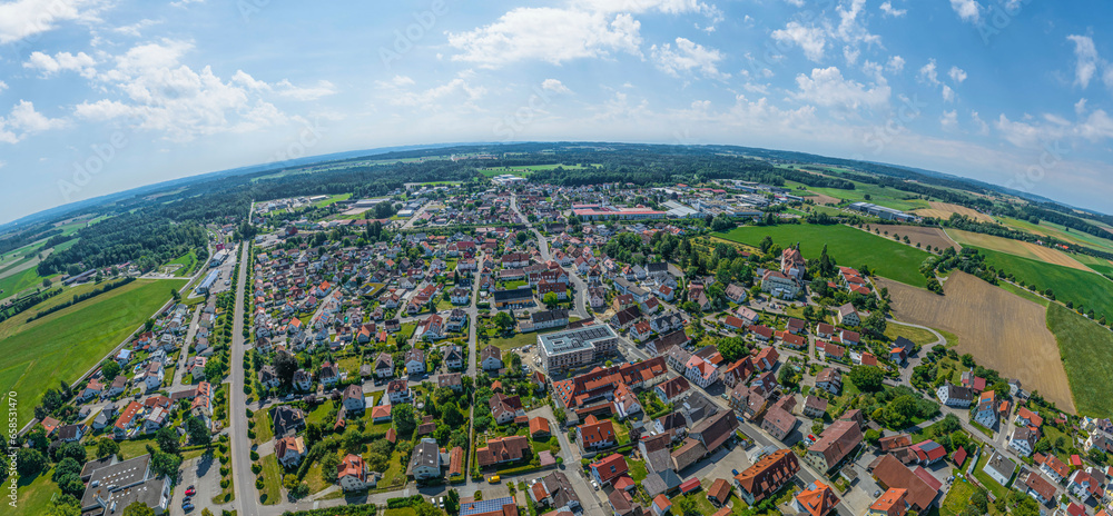 Altshausen in Baden-Württemberg von oben, Blick nach Süden ins Alpenvorland