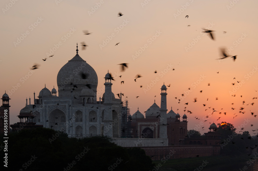 Taj Mahal during sunset, Agra, Uttar Pradesh, India.