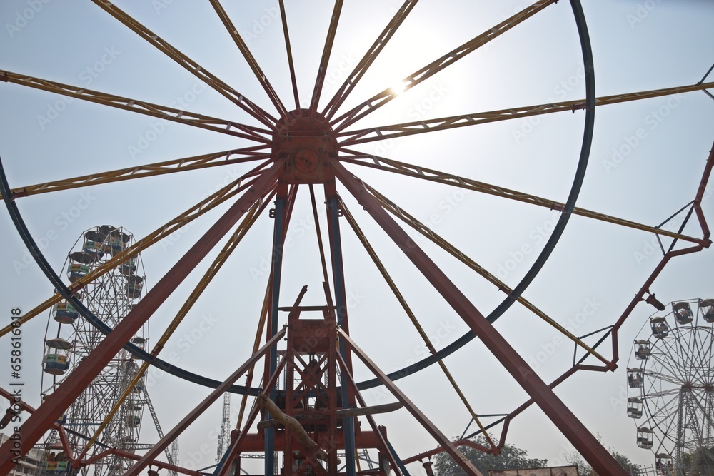 Ferris Wheel in a sunny day 
