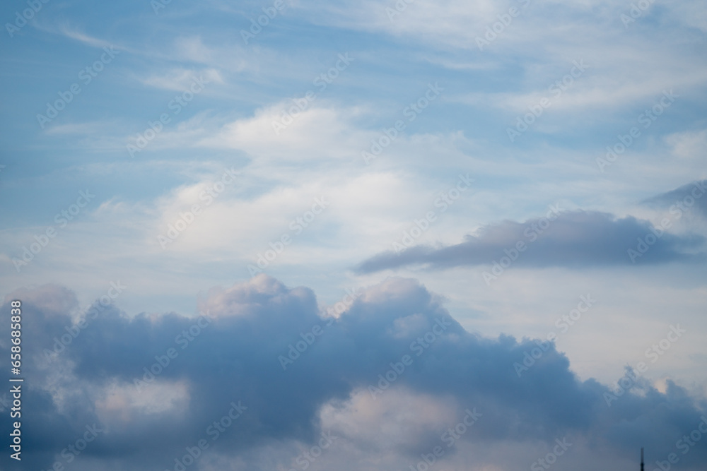 空 空