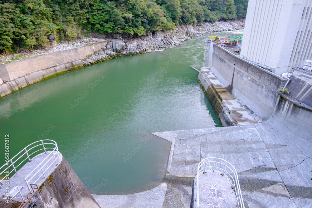 関西電力　笠置ダム　水力発電所