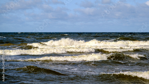 Fototapeta Naklejka Na Ścianę i Meble -  Baltic Sea. Coast. Waves. Beautiful view of the Baltic Sea in autumn.