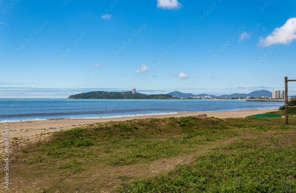 grama da praia de Balneário Piçarras, Santa Catarina, Brasil
