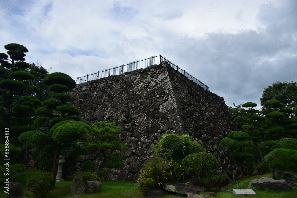 Fototapeta premium 大分城址公園の府内城の石垣