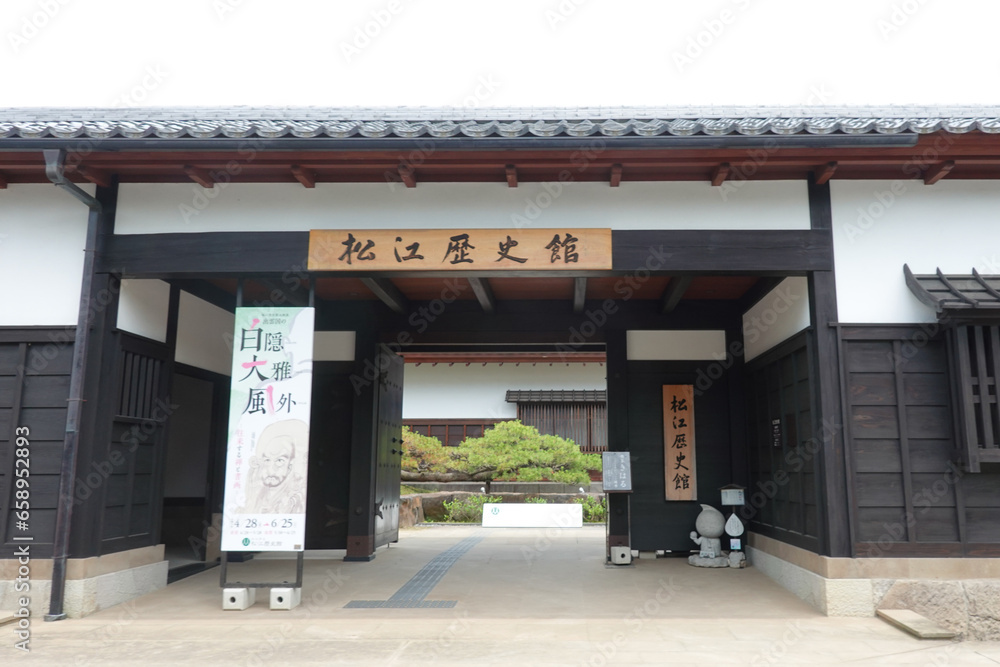 城下町らしいたたずまいを残す塩見縄手（島根県松江市）