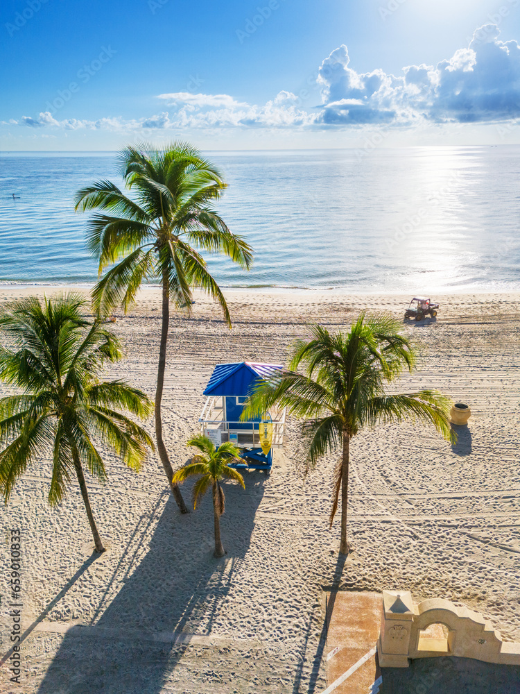 Fototapeta premium Aerial View, Hollywood Beach,..Miami, North Miami, Florida,USA