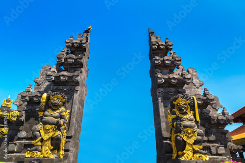 Obraz na plátně Tanah Lot temple Gates on Bali