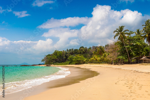 Fototapeta Naklejka Na Ścianę i Meble -  Khong Klong beach on Koh Lanta