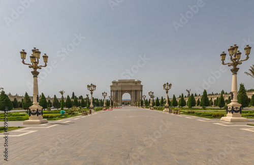 Triumphal Arch in the city ...