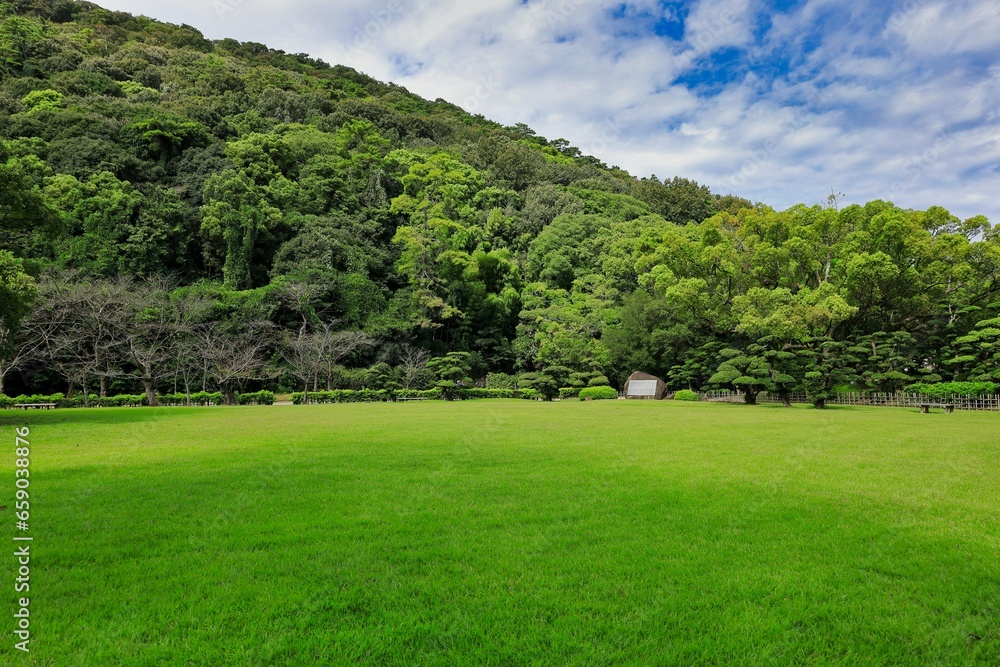 高松市　栗林公園　芝生広場