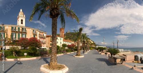 Tableau sur toile Sea-front space in Noli, Liguria in Summer