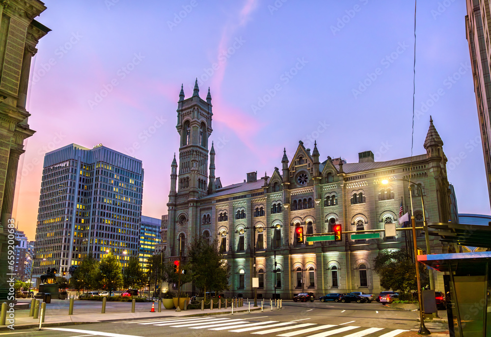 Φωτογραφία Masonic Temple in Philadelphia Center City at sunset - Pennsylvania, United Stat