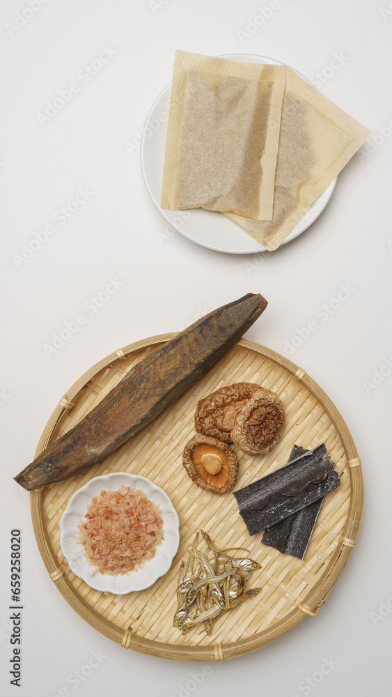 和風の出汁(だし)・だしパックイメージ|鰹節・削り節・昆布・煮干し・椎茸 和風の出汁(だし)・だしパックイメージ|鰹節・削り節・昆布・煮干し・椎茸