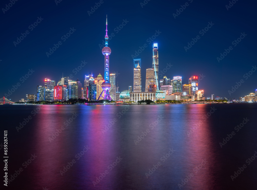 Obraz premium View of Shanghai's skyline panoramic cityscape at night