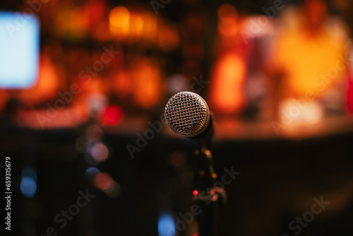 ステージのマイクロフォン