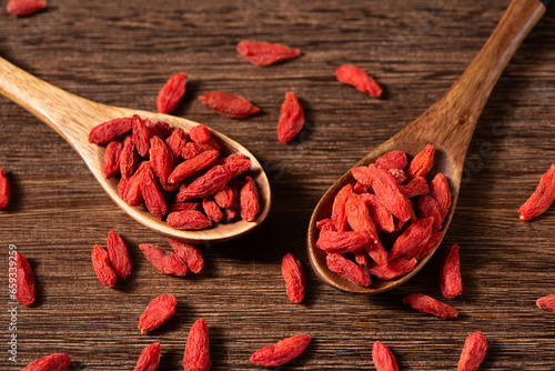 Fotografie Dried Chinese wolfberries or Goji berry or Matrimony vine on table