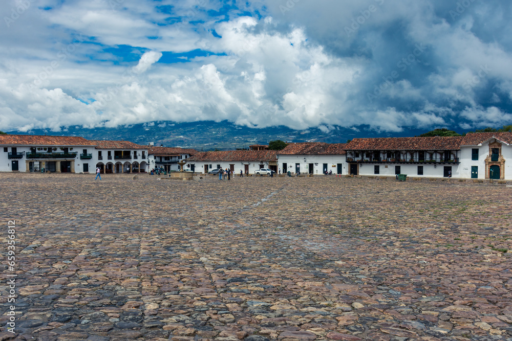 Plaza Mayor de la ciudad colonial de Villa de Leyva, en el centro norte de Colombia, en Suramérica