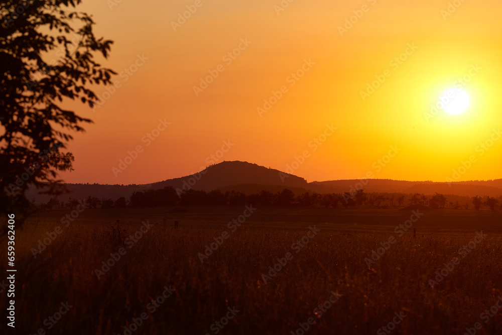 Abendstimmung im Osterzgebirge in Tschechien mit Blick Richtung Geising Berg